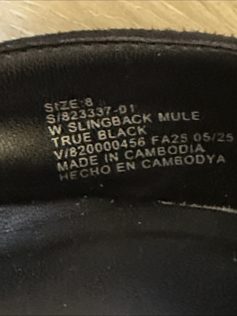GAP Black Pointed Toe Slingback Kitten Heels - Picture 6 of 6